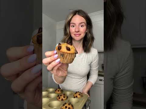 5-Ingredient Protein Muffins (20g protein!)