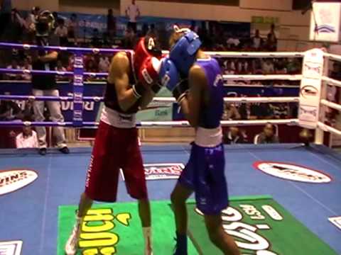 Worapot Petchkoom vs Wuttichai Masuk, R-1.mpg