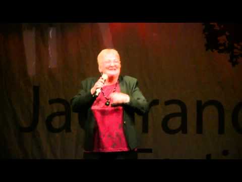 download lagu mp3 mp4 Lyn Butler, download lagu Lyn Butler gratis, unduh video klip Lyn Butler