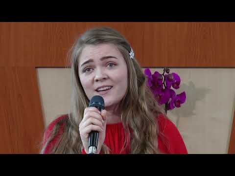 Naomi Rognean - Privesc spre cer