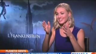 Yvonne Strahovski en NTN24 con Alfonso Diaz