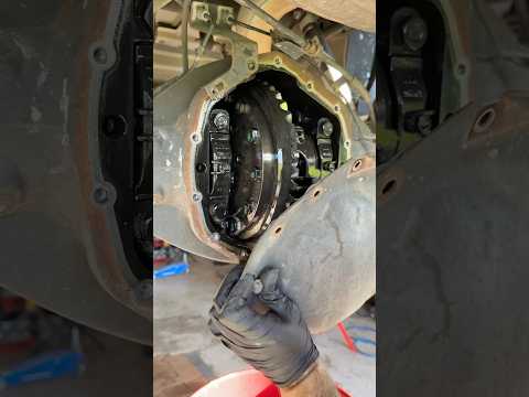 Duramax at 100K Miles… What’s Hiding in That DIFFERENTIAL 🤯