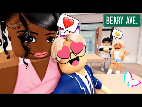 BIG GIRL Fell In Love At FIRST Sight With The CUTE Classmate | 💗 School Love