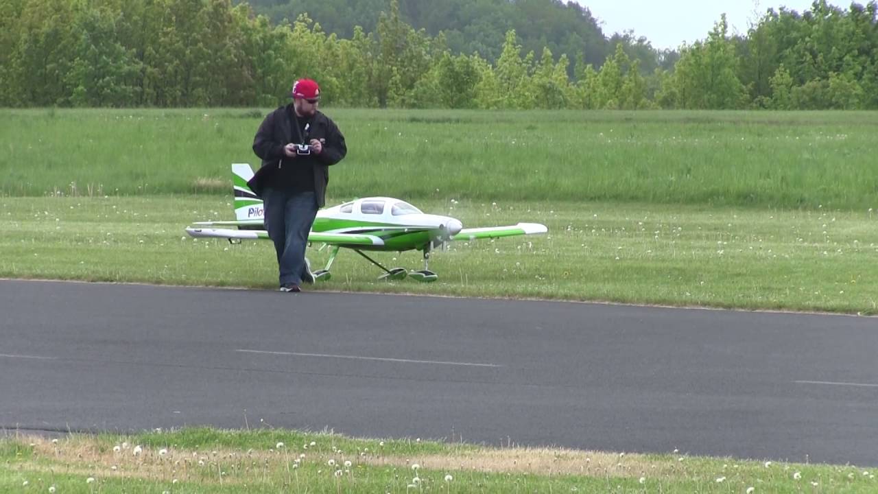 Columbia 400 scale 38% (3 810 mm) 100ccm (zeleno/biela)