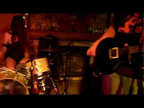 Manateees - Live @ Louie's, Kalamazoo