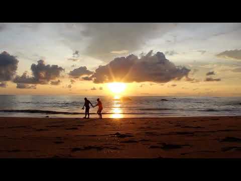 couples walking beach side 💕copyright free video💕