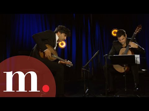 Avi Avital and MILOŠ perform Duplessy's Sonate pour guitare et mandoline at the VF 2022