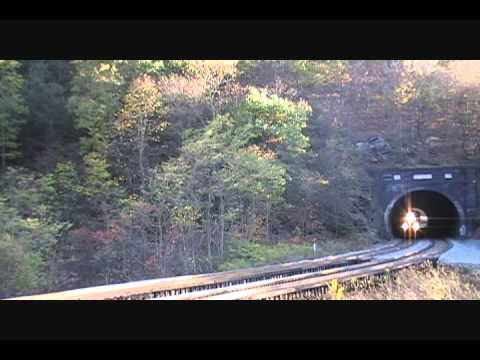 csx Q352 coming out of falls cut tunnel