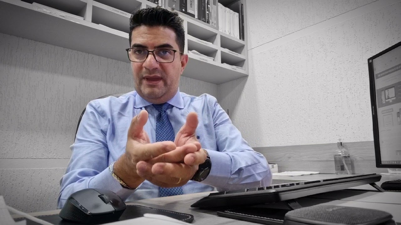 Contrato de pessoa a declarar.