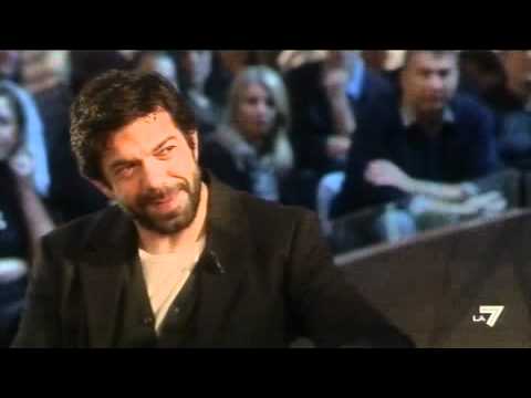LE INVASIONI BARBARICHE 26/11/2010 - L'intervista barbarica a Pierfrancesco Favino