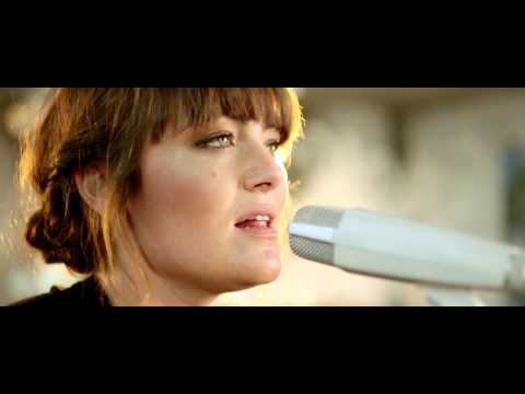 Angus & Julia Stone - A Heartbreak (Live Acoustic)