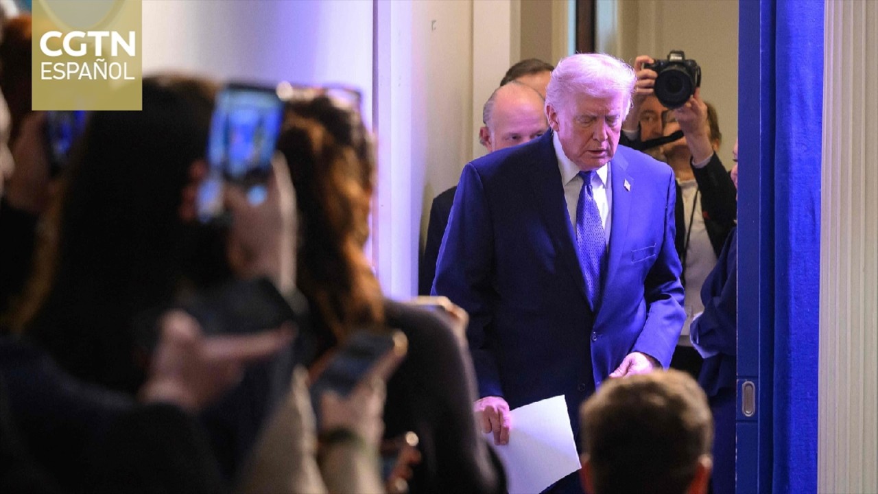 Trump critica el fallo del Tribunal Supremo y anuncia un nuevo arancel global del 10 %