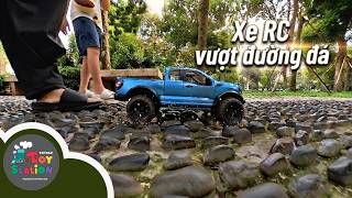 Vượt địa hình đất đá với xe RC F150 off road cho beginner ToyStation 1052