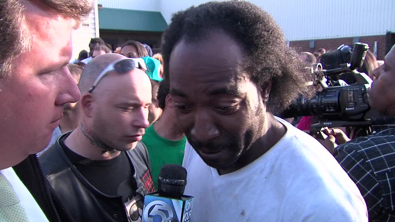 Charles Ramsey original "Dead Giveaway" interview in HD - YouTube video featuring the word indication