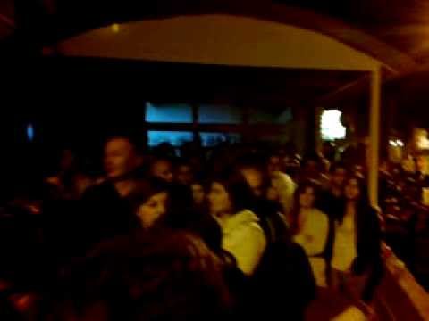 Rijeka vjernika kod rodne kuće vidjelice Vicke