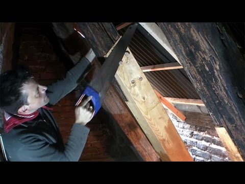 Reparatur eines alten Daches 2