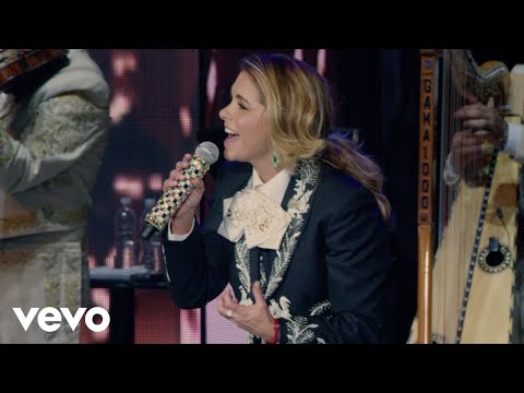 download lagu mp3 mp4 Aca Entre Nos Lucero, download lagu Aca Entre Nos Lucero gratis, unduh video klip Aca Entre Nos Lucero