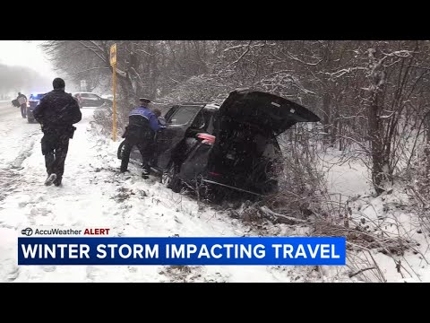 Winter Storm Warning: Multiple inches of snow in Chicago area disrupts holiday travel