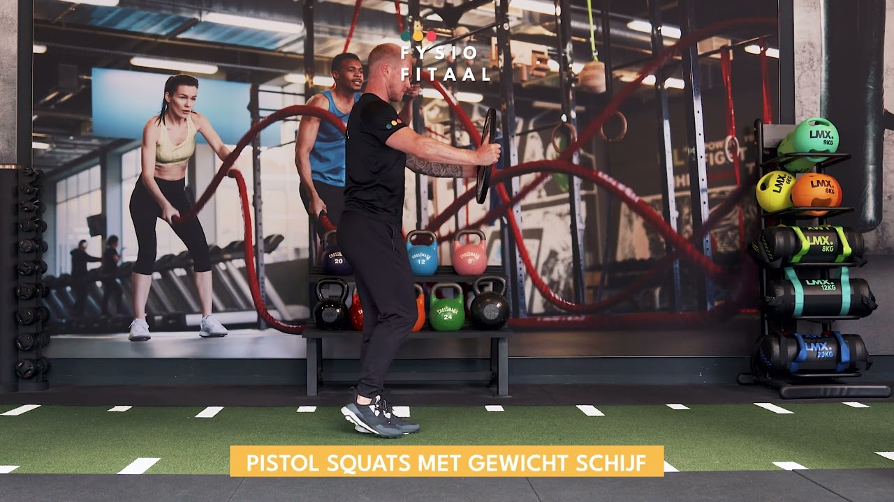 Video thumbnail: Pistol squats met gewicht schijf — instructievideo