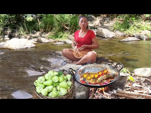 Cook braised turtle eggs for dinner and naturally grown rose apples for snacks @SurvivalCookingTV