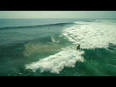 Surfing the Great Barrier reef with Aroona