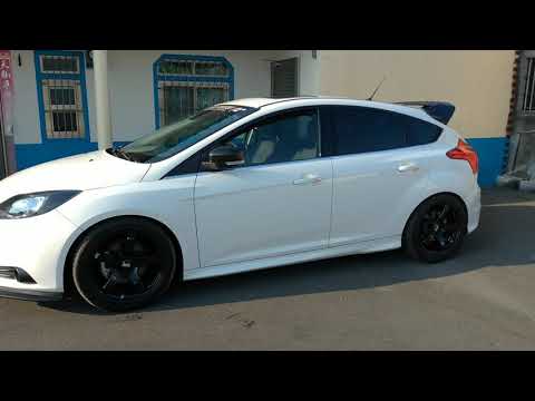 Ford Focus MK3 Bola B2R wheels