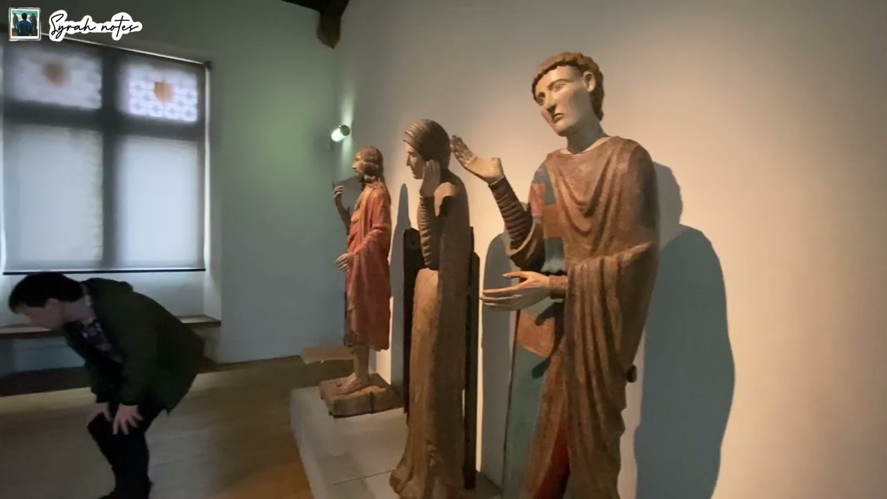 Experience the virtual tour of the esteemed Cluny Museum.