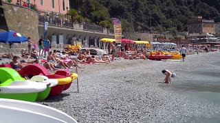 preview picture of video 'Travel Guide HD - Monterosso al Mare - Beach Girls with Ocean Sounds'