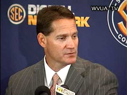 0 Auburn Coach Gene Chizik at 2011 SEC Media Days