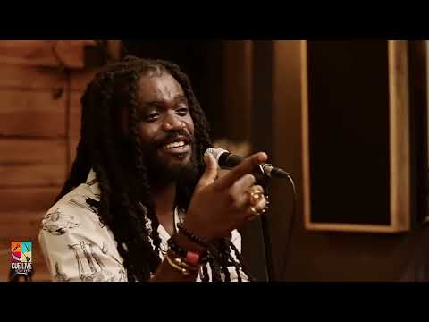 Ayisi - Can I Live ( Live Performance )