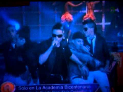 Zone D' Tambora y  Elvis Crespo - La Academia 2010 "15 Inviernos" (Part 1)