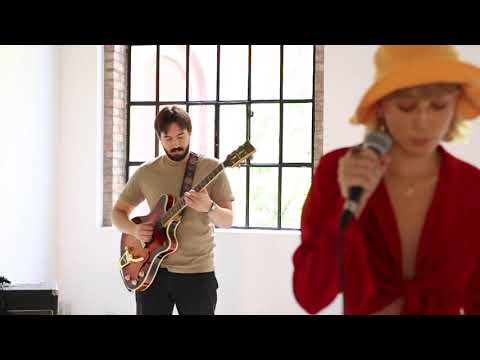 Marie Noreger - Adore // Soulfully High (Acoustic Live Session)