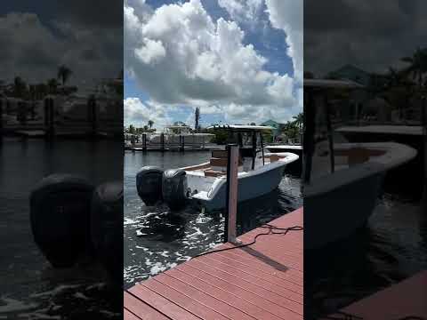2023 Sea Hunt 27 Gamefish w/ Helm Master .