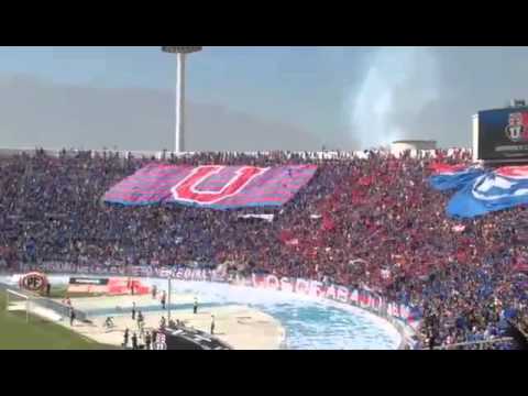 "El recibimiento de los hinchas de la U en el superclásico ante Colo Colo" Barra: Los de Abajo &bull; Club: Universidad de Chile - La U