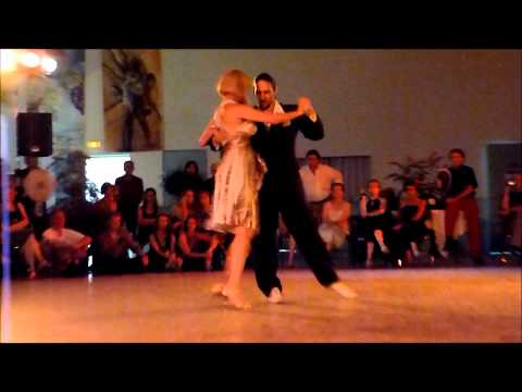 Virginia Uva y Cesar Agazzi , pavadita