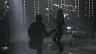 Vanessa Paradis @ Casino de Paris 05   Commando + Mi Amor