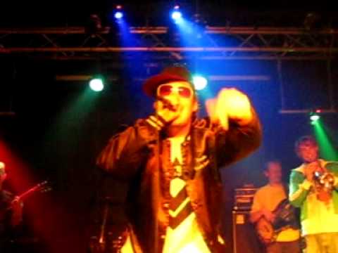 Johnny Den Artiest feat. Asham - Beter bij mij