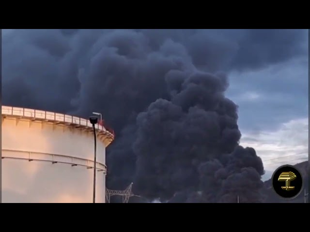 Un incendio en la refinería de Repsol en Cartagena obliga a confinar a los vecinos de la zona