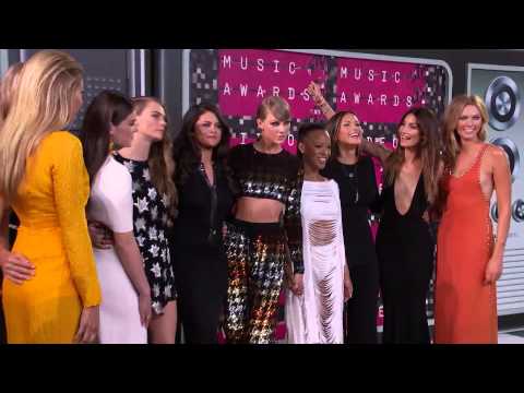 Taylor Swift + Bad Blood Squad on MTV VMAs 2015