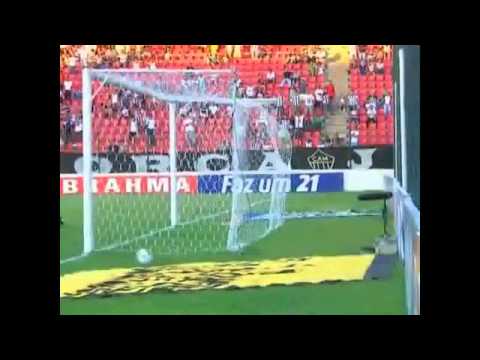 "Deus do impossível" com 3 gols de Maganta - Galo 7 x 1