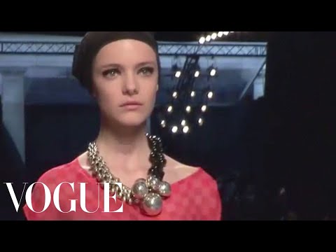 Fashion Show - Dries Van Noten: Spring 2009 Ready-to-Wear