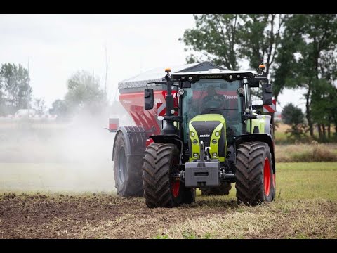 Trzy rozsiewacze i siewnik Unii na pokazach „Żniwa i siew” w Nagradowicach