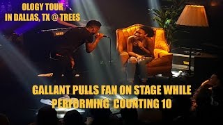 Gallant pulls fan on stage while performing Counting 10