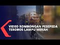 Rombongan Pesepeda Di Makassar Terobos Lampu Merah