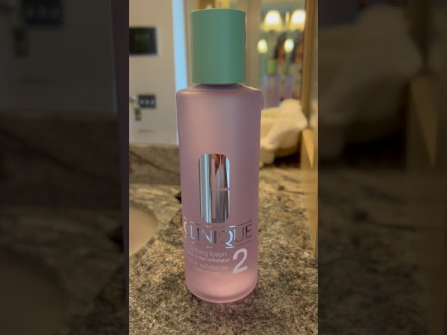Vídeo relacionado con Clinique Loción Clarificante Exfoliante Dos Veces Al Día 3 400ml