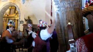 Yebra de Basa (Huesca). Danzantes paloteando  en la Iglesia Parroquial, 10-08-2010