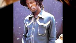 Gregory Isaacs - Don't Believe In Him