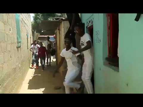 ANDAMENTO COM A MÃO NO CÚ- BRUNOLAIZER VIDEO PRONTO PARA SER VISTOCO.  CONTACTOS SHOW 942019507