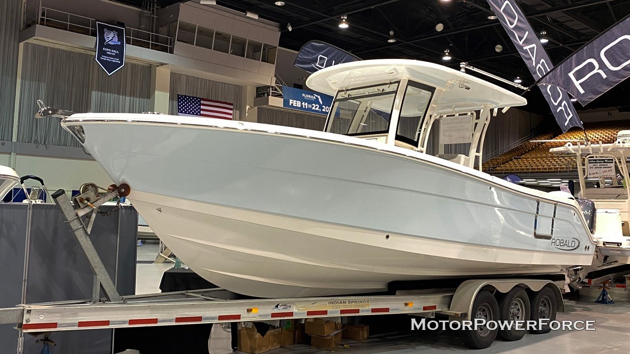 Robalo R302 Center Console 2021 Fishing Boat with Twin Yamaha Four Stroke F300XCA 4.2L V6