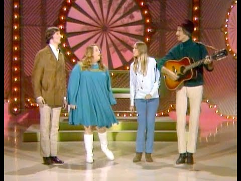 The Mamas & The Papas • “Dancing Bear” / “Dancing In The Streets” • 1966 [RITY Archive]